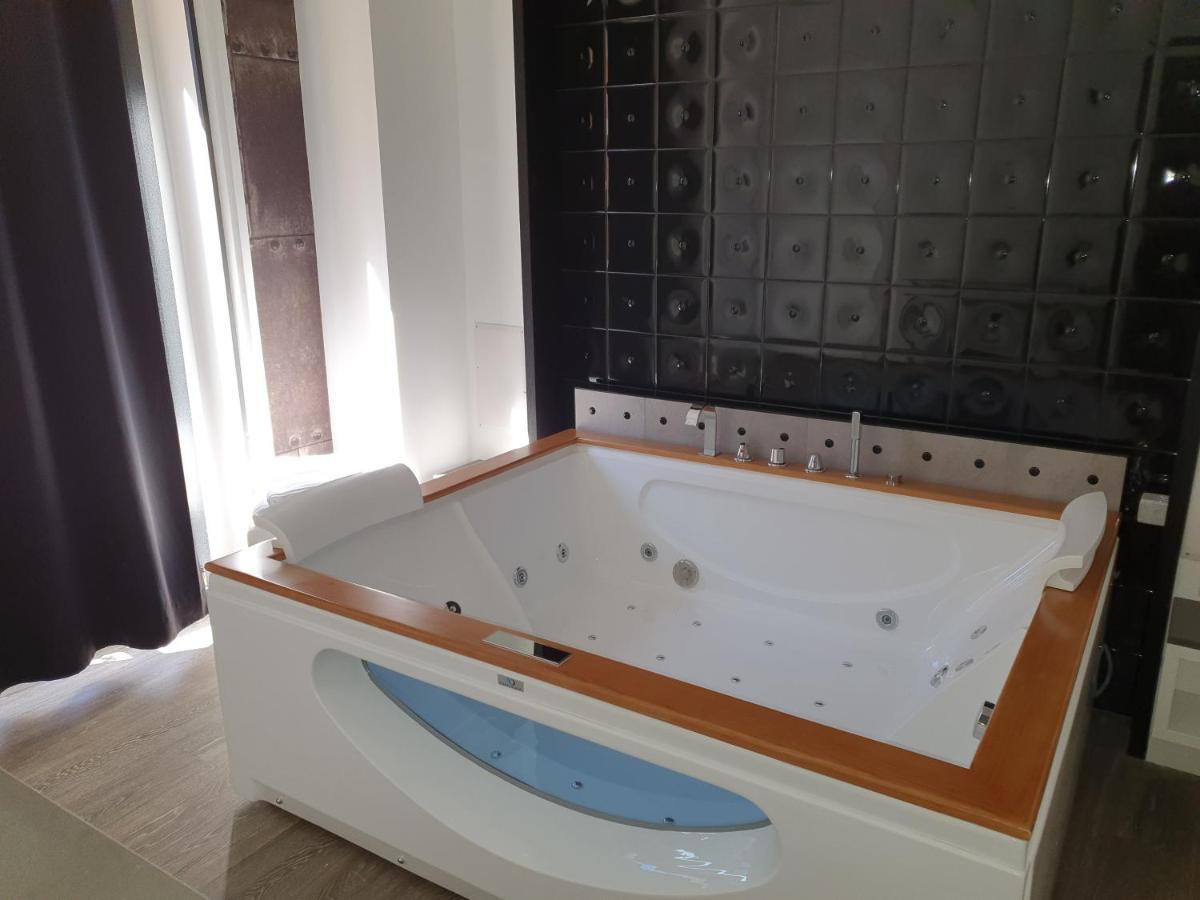 Emphasis Suites & Rooms Cagliari Zewnętrze zdjęcie