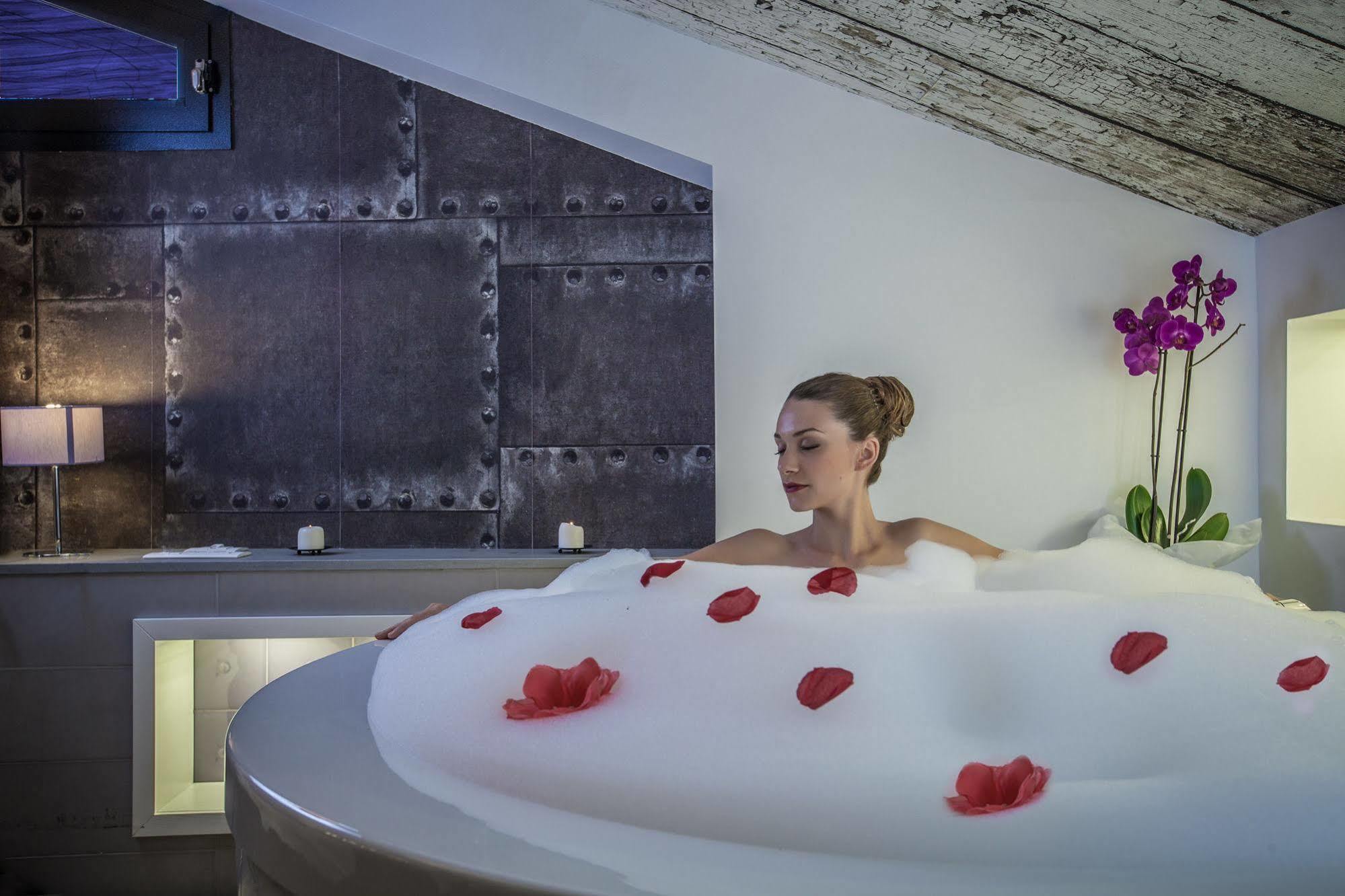 Emphasis Suites & Rooms Cagliari Zewnętrze zdjęcie